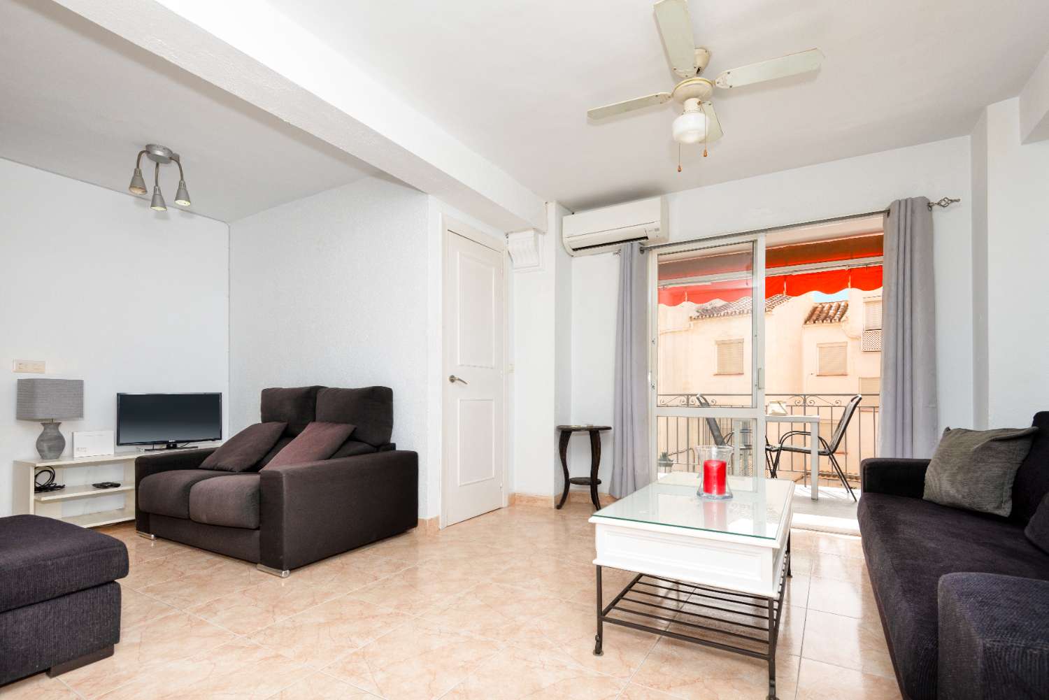 Appartement te koop in Edificio Bahia, naast Hotel Parador in Nerja