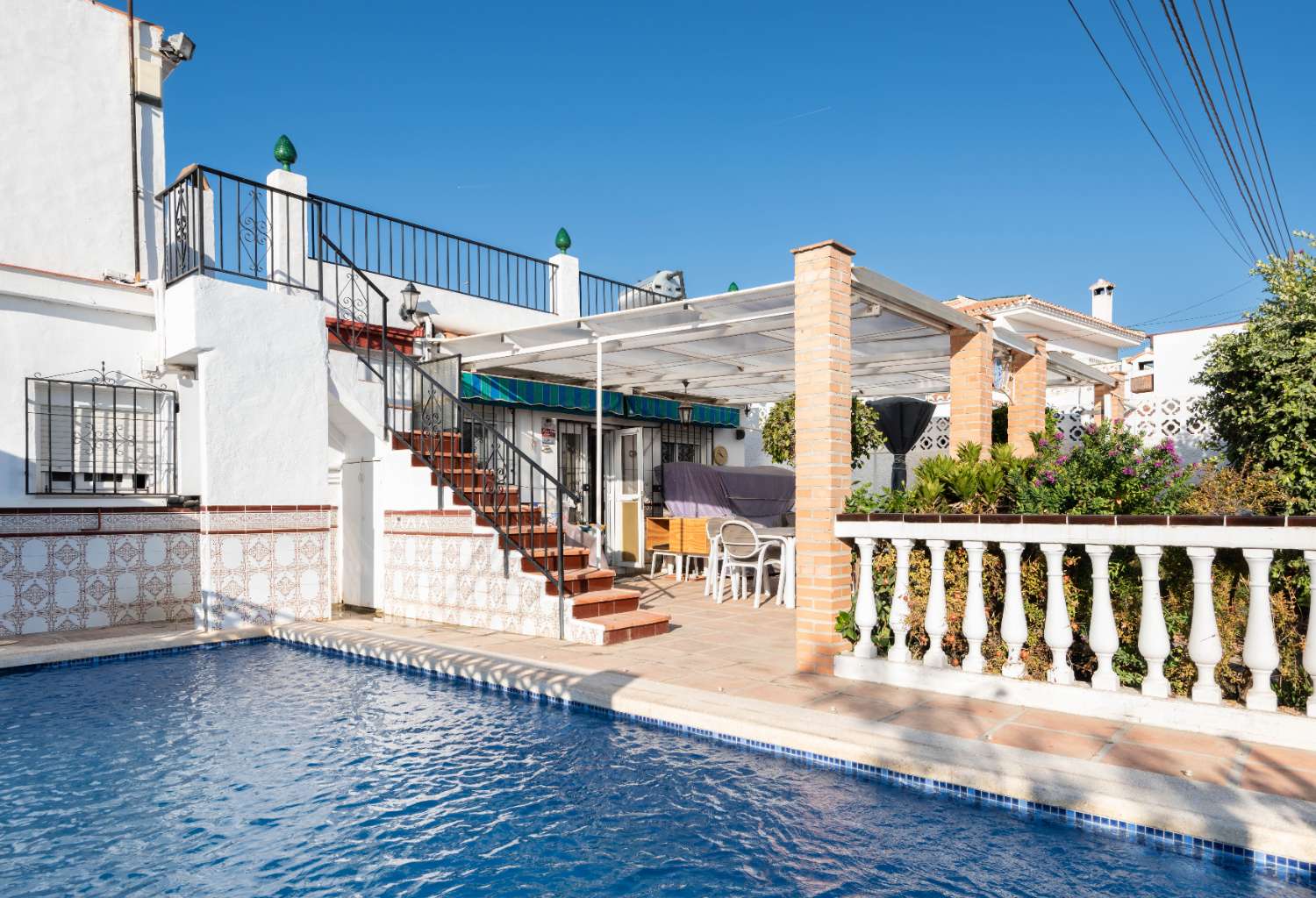 House with private pool for sale in Nerja
