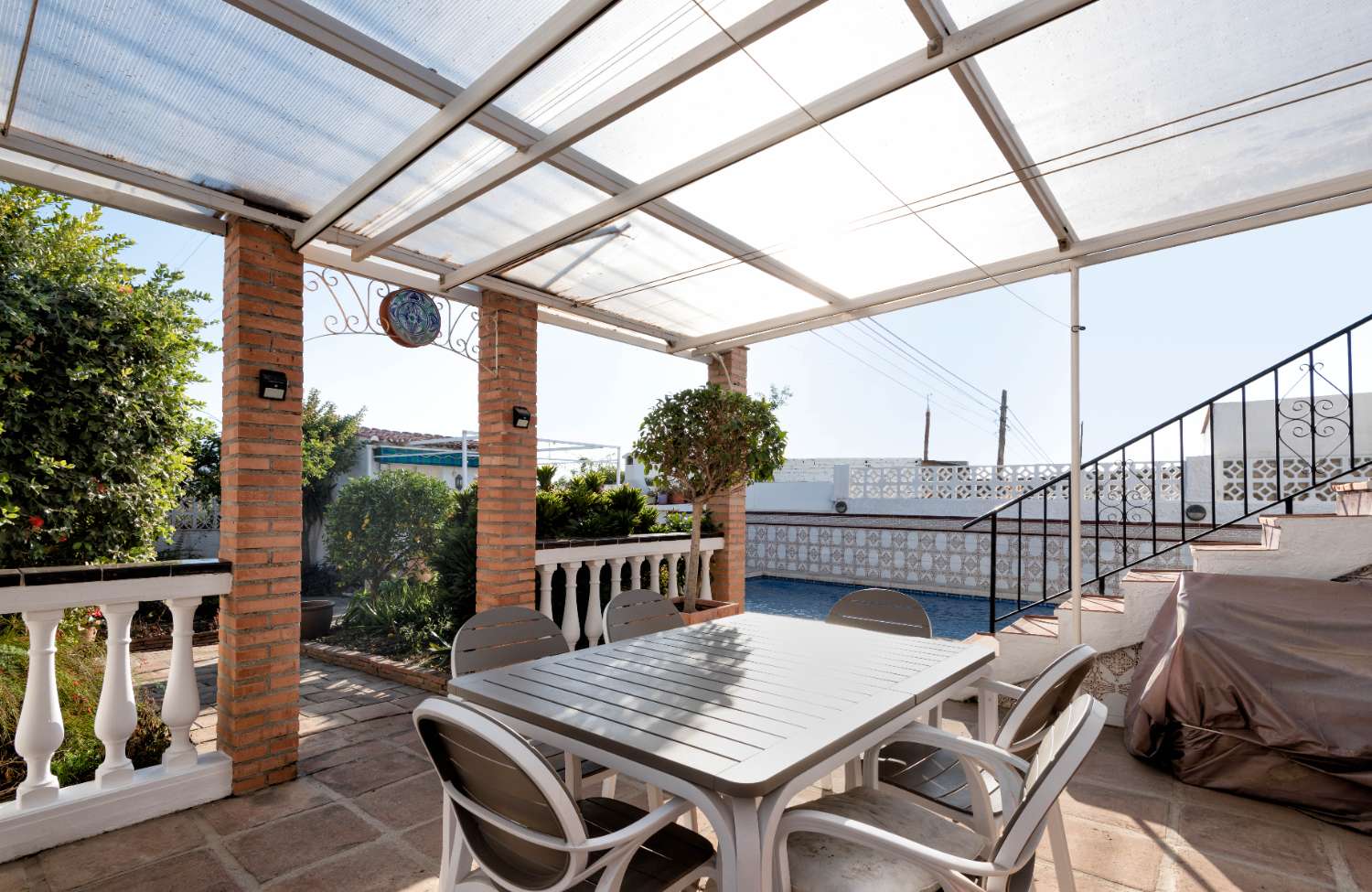 House with private pool for sale in Nerja