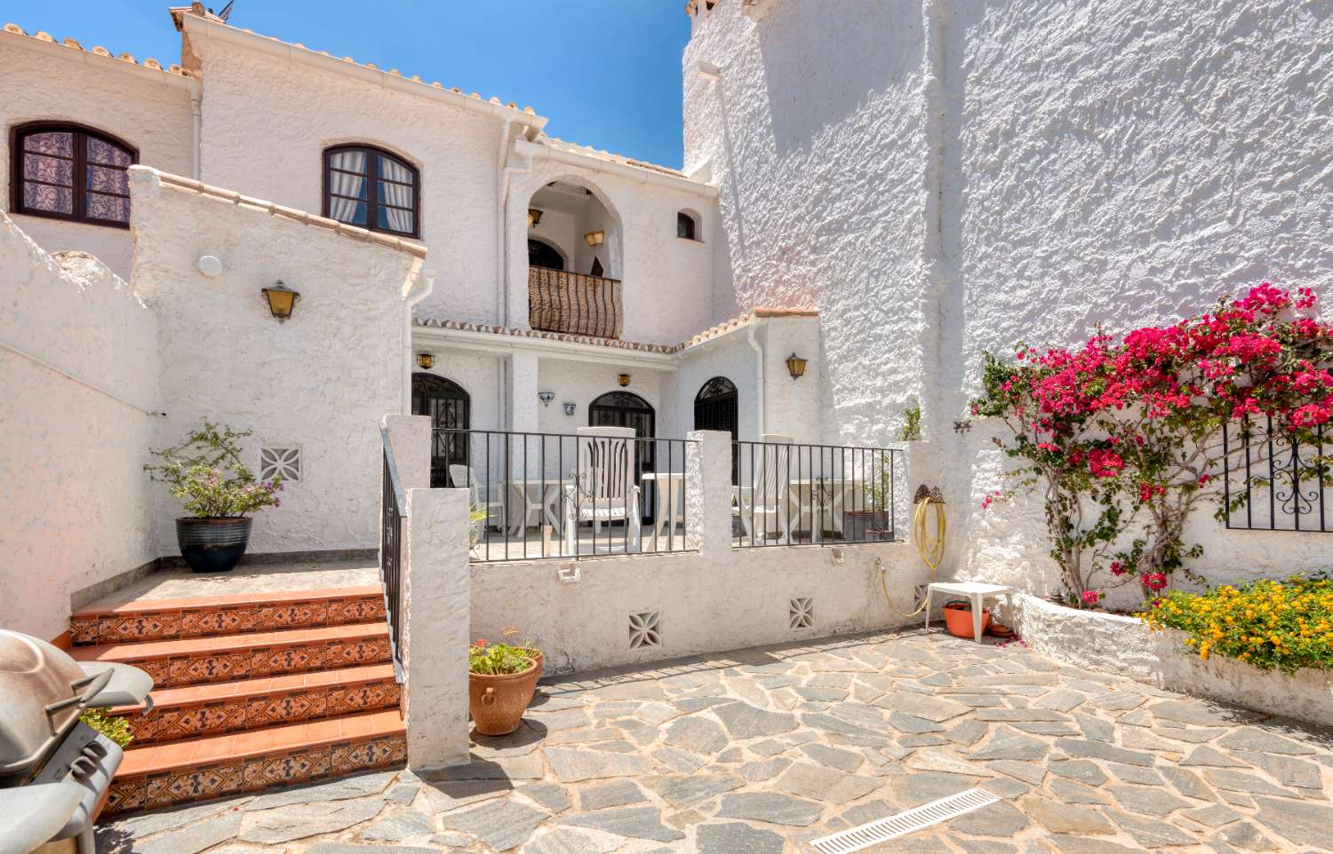 Villa zum Verkauf im Dorf Capistrano Nerja