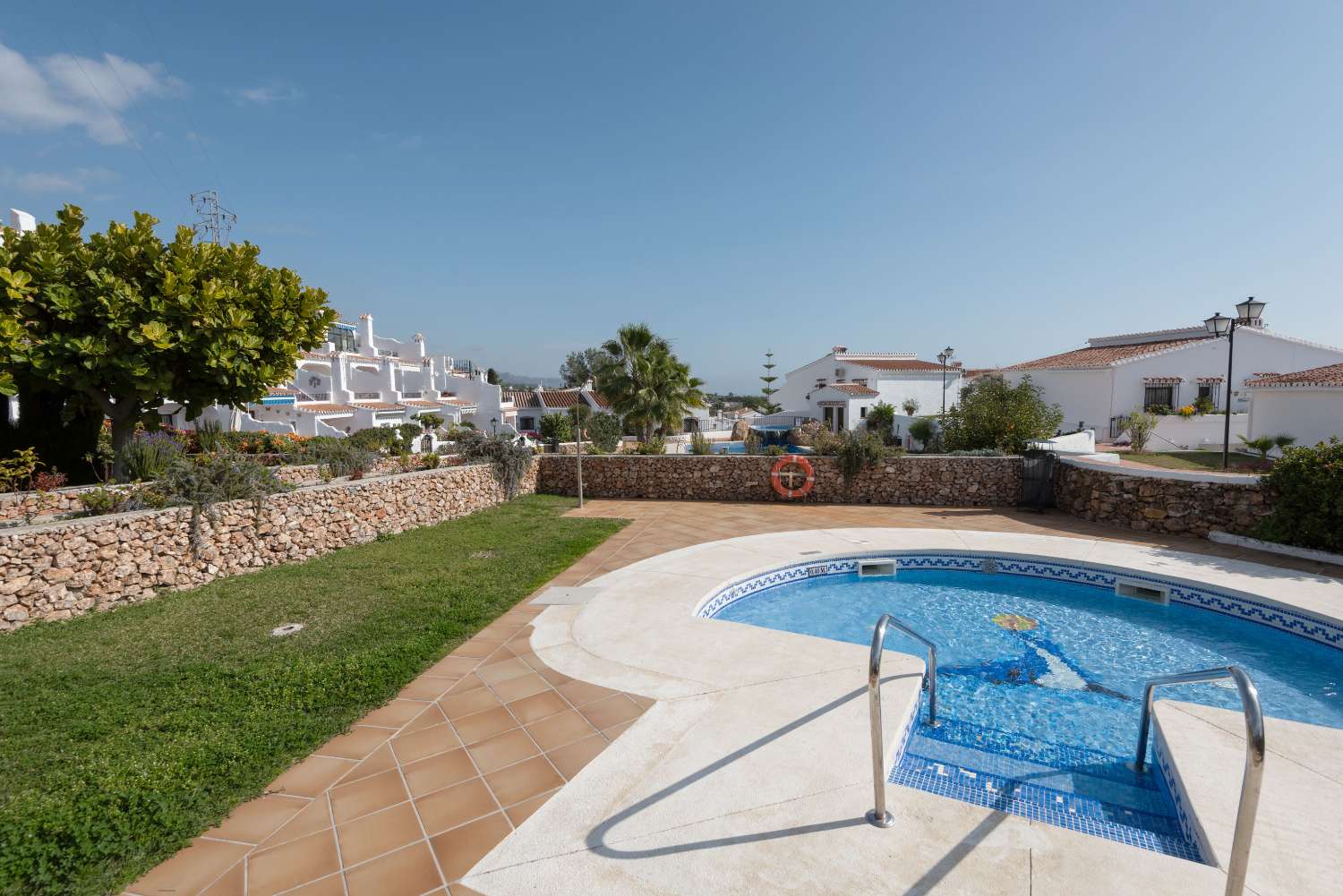 Villa zum Verkauf im Dorf Capistrano Nerja