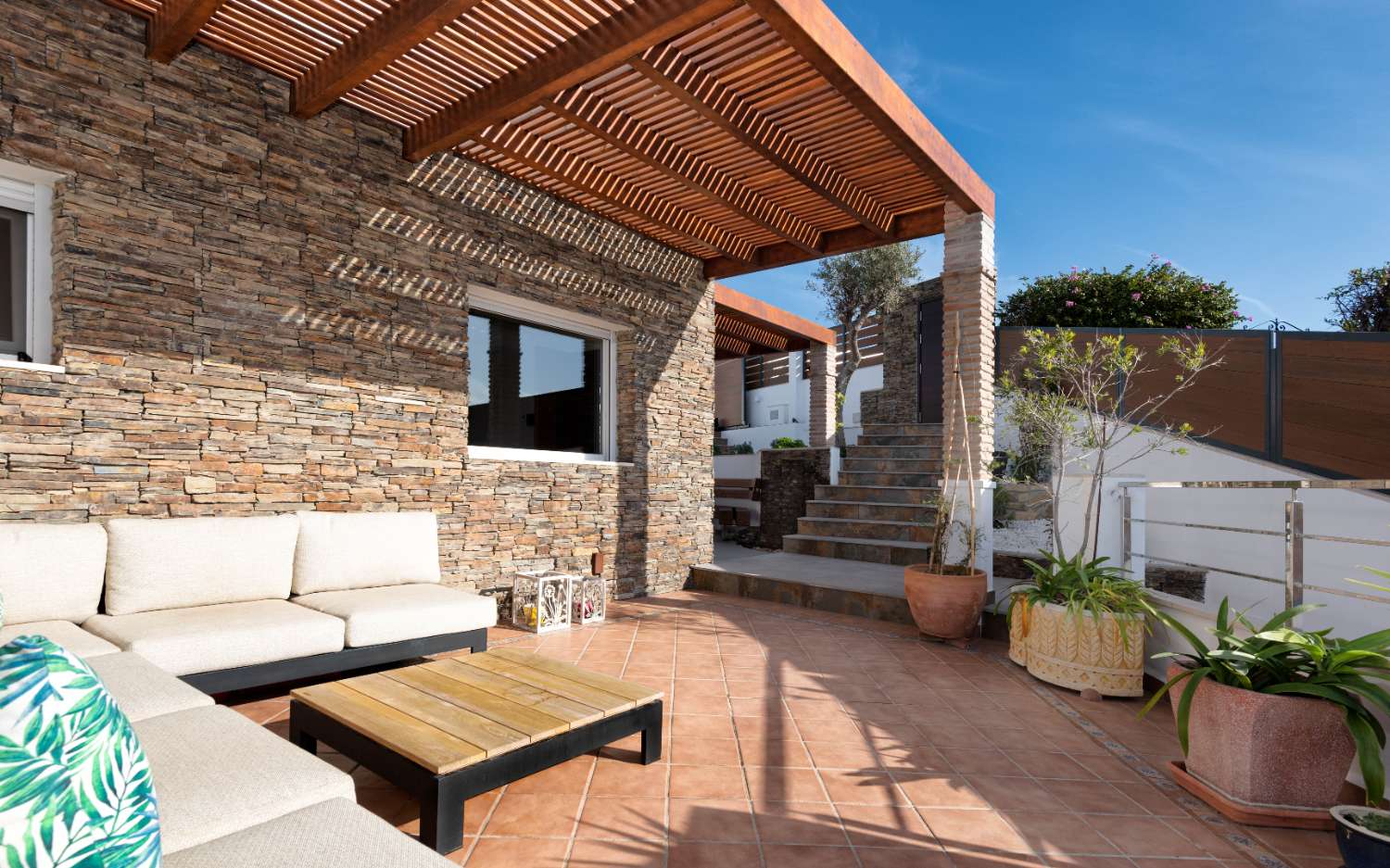 Detached villa with private pool for sale in Nerja