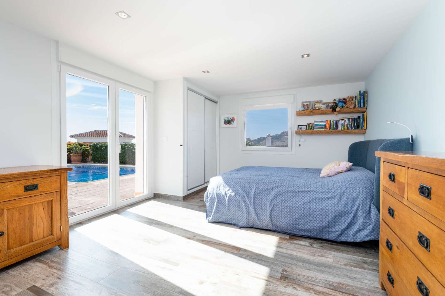 Detached villa with private pool for sale in Nerja