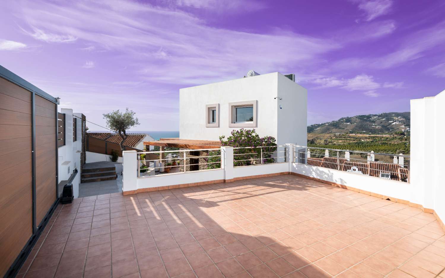 Detached villa with private pool for sale in Nerja