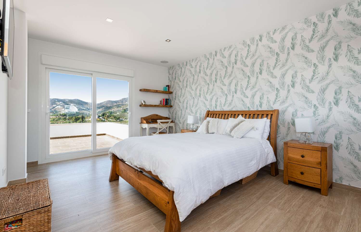 Detached villa with private pool for sale in Nerja