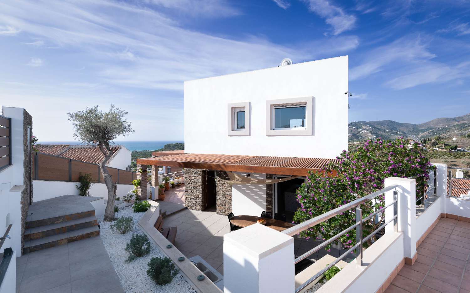 Detached villa with private pool for sale in Nerja