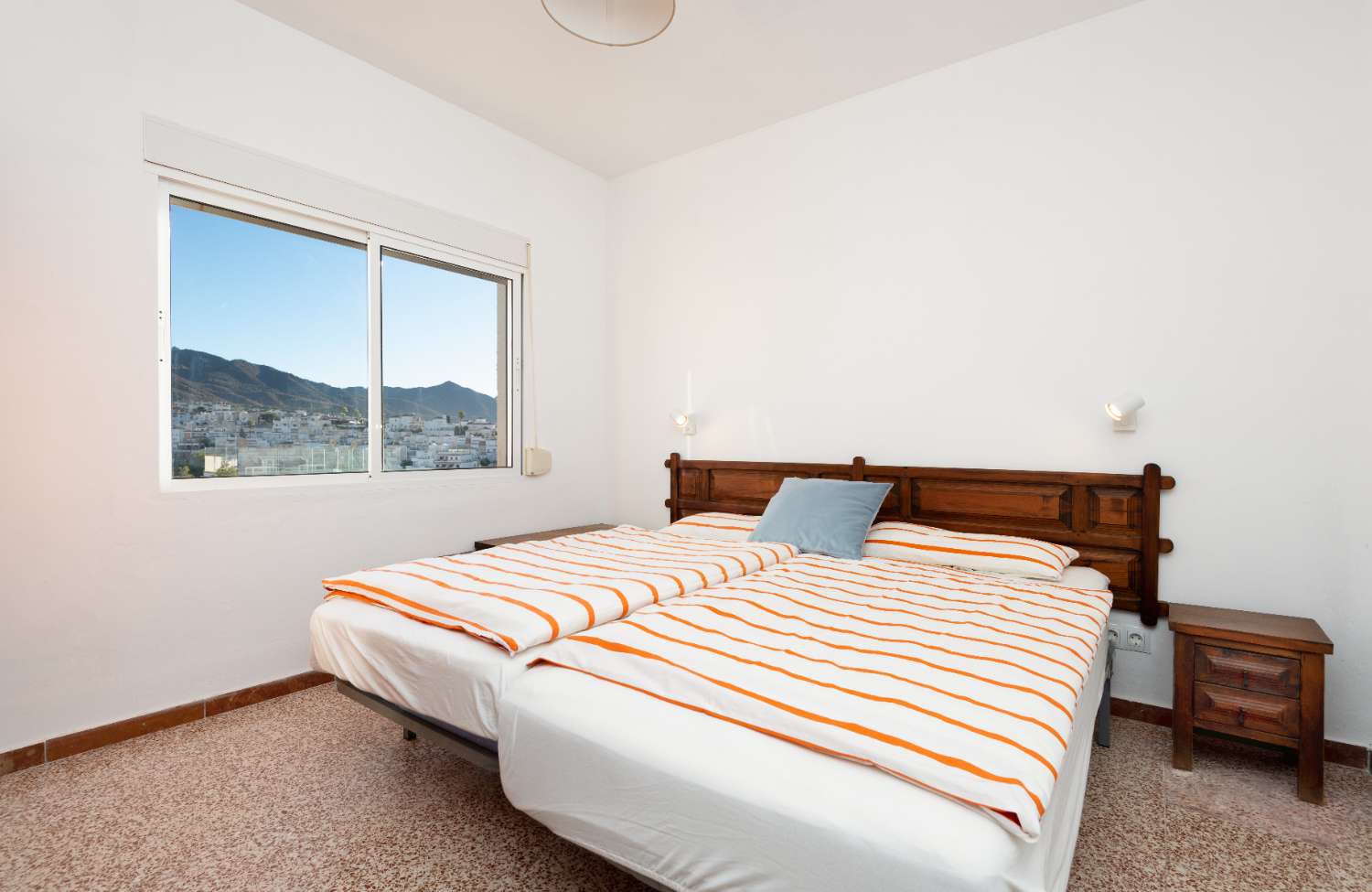 Apartment with sea views near Burriana beach and the Hotel Parador in Nerja