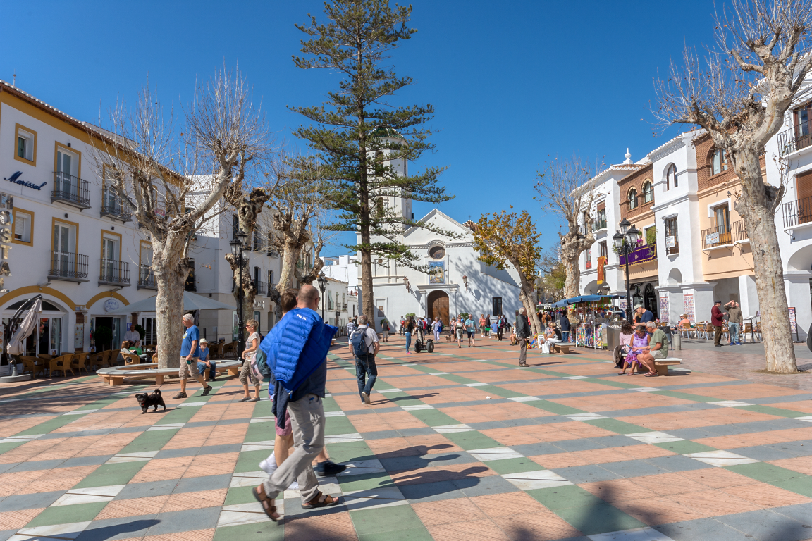 Half vrijstaande woning te koop nabij Burriana strand in Nerja