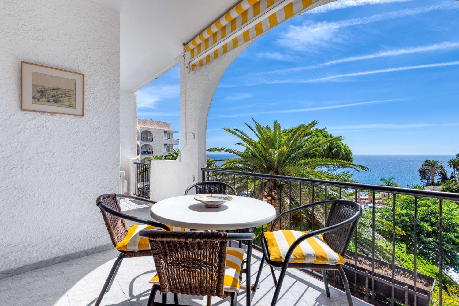 Apartamento en venta en Nerja situado en Verde Mar, uno de los complejos de apartamentos más deseados del centro de Nerja