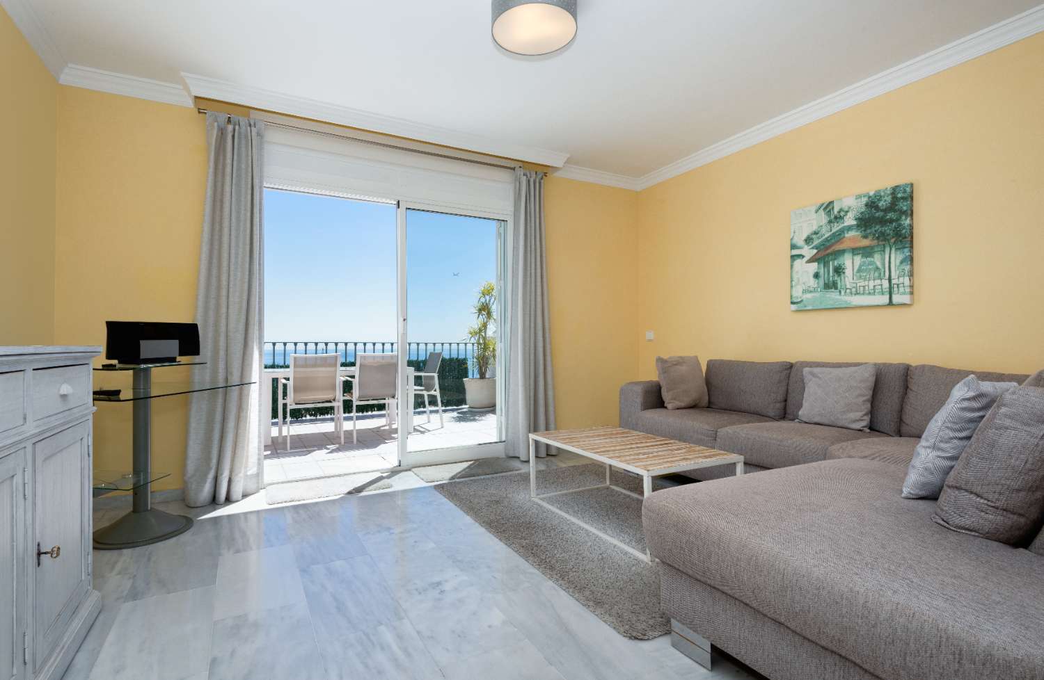 New to the market one of the best penthouses in Nerja with spectacular 180 degree views of mountains, sea and all of Nerja.