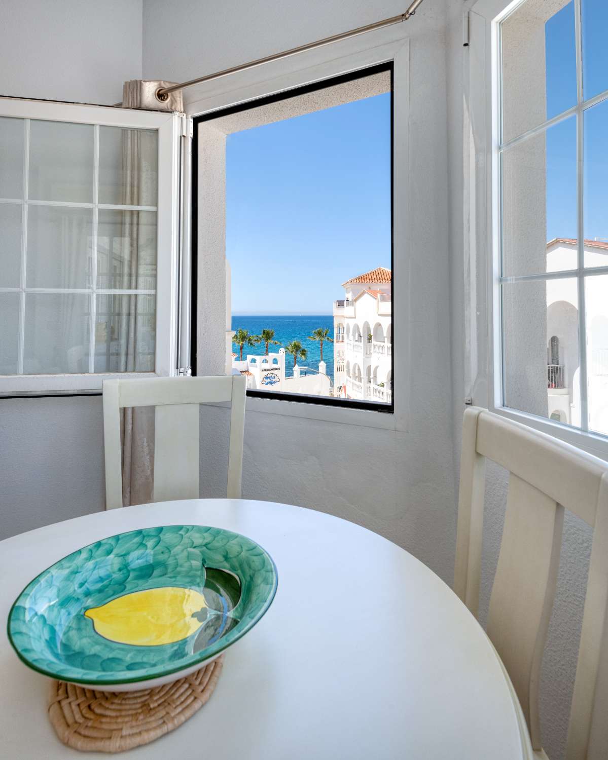 Dachgeschosswohnung mit Meerblick zum Verkauf in Nerja, Strandgebiet von Torrecilla