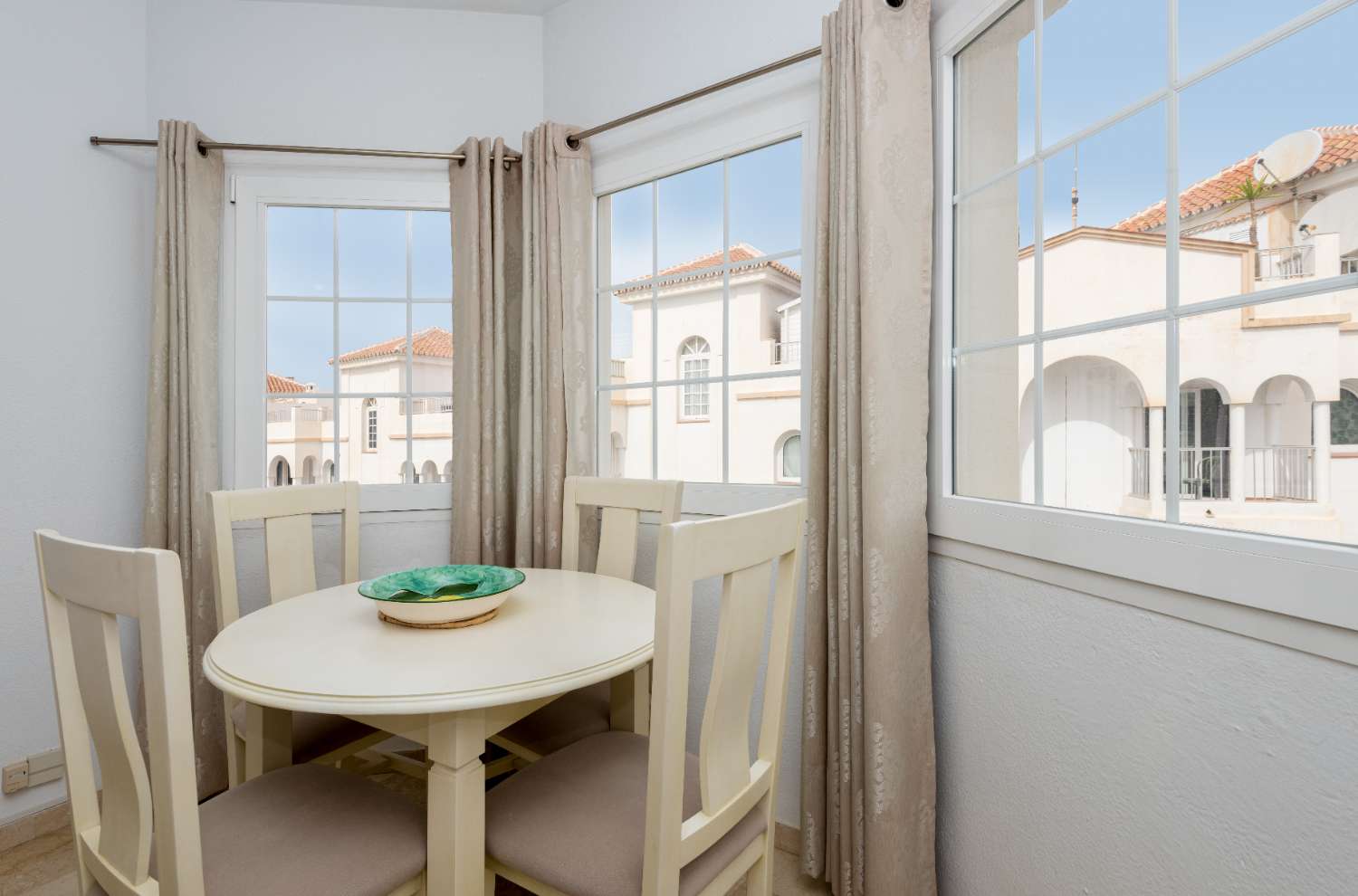 Dachgeschosswohnung mit Meerblick zum Verkauf in Nerja, Strandgebiet von Torrecilla