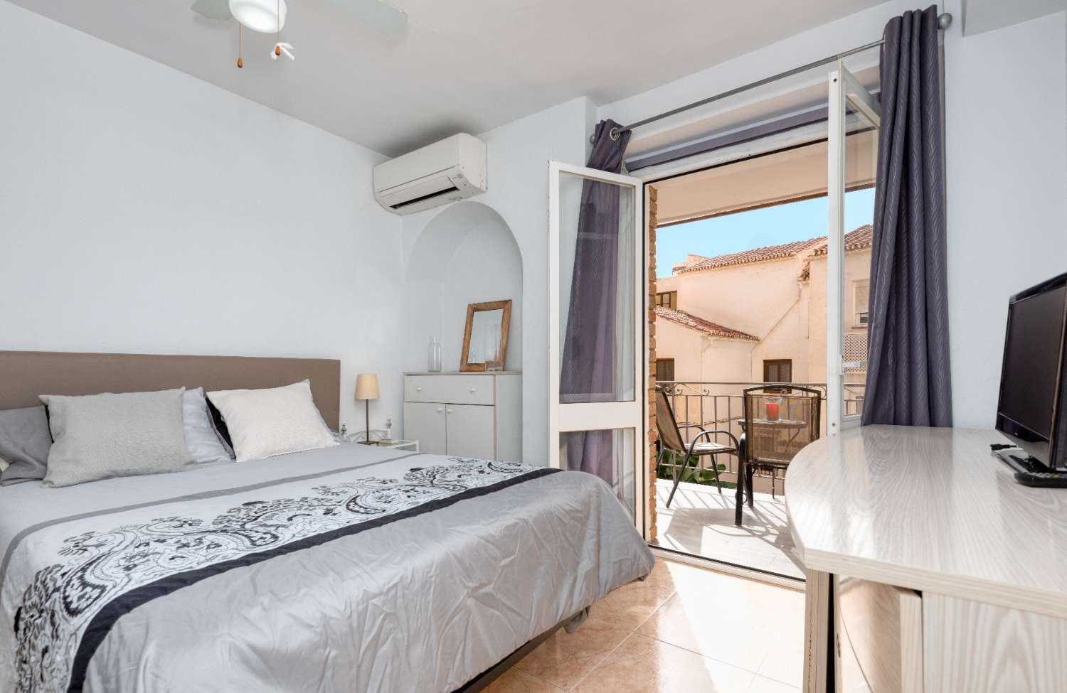 Appartement à vendre à Edificio Bahia, à côté de l&#39;Hôtel Parador à Nerja