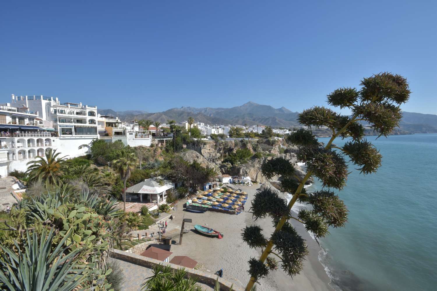 Apartment for sale in Edificio Bahia, next to the Hotel Parador in Nerja