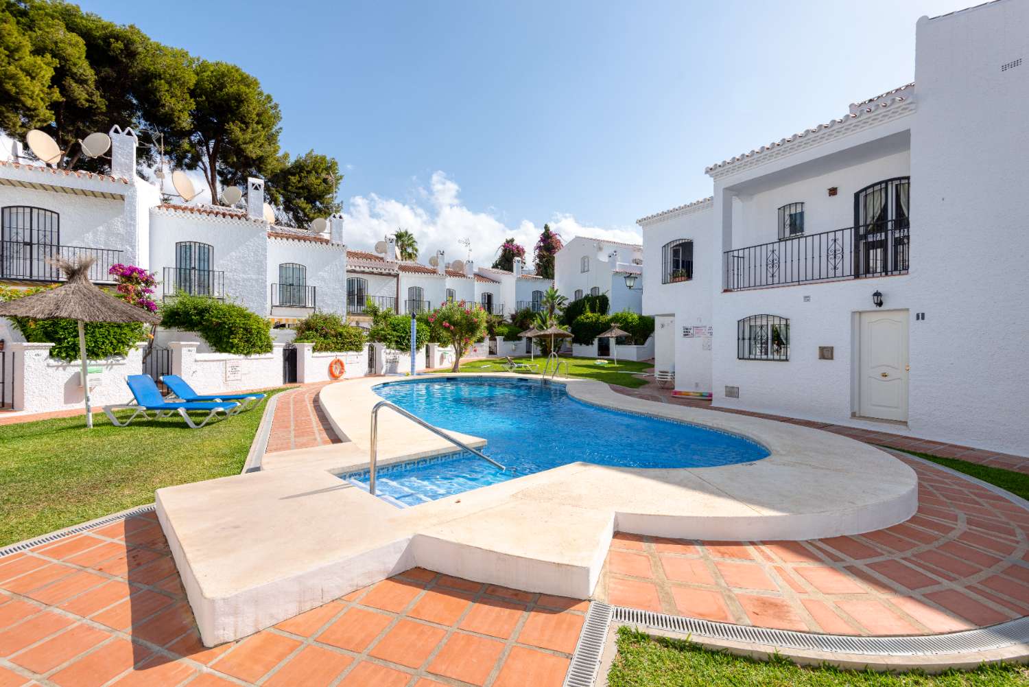 Casa en venta en Urb. Los Pinos, Nerja