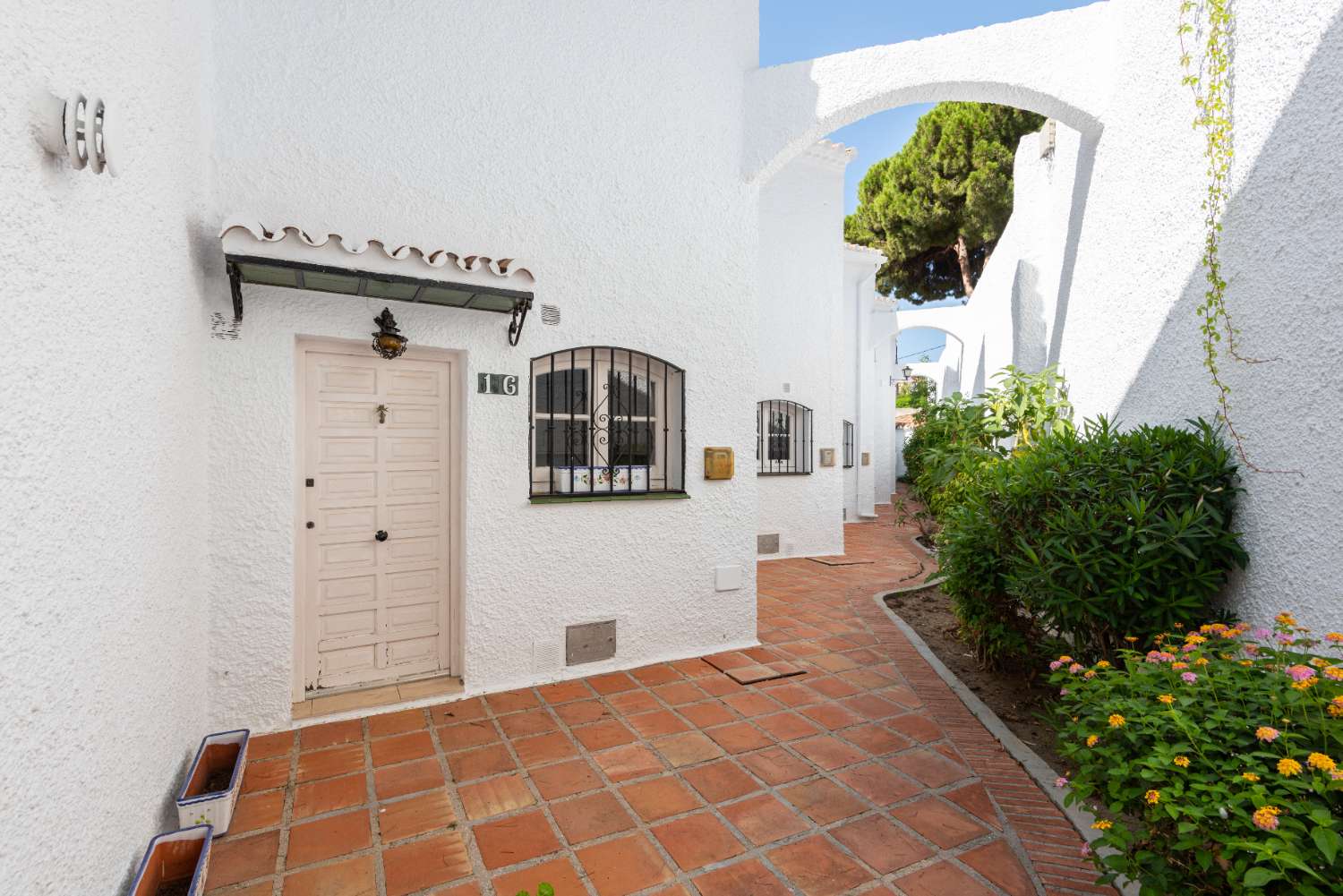 Casa en venta en Urb. Los Pinos, Nerja