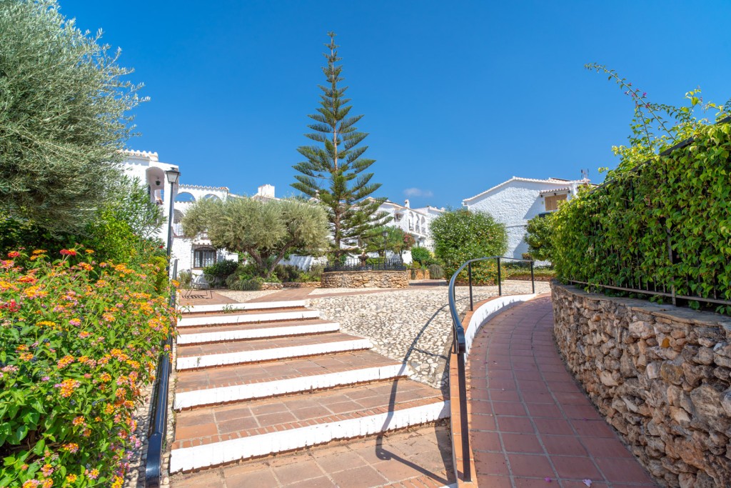 Immobilien zum Verkauf im Dorf Capistrano, Nerja