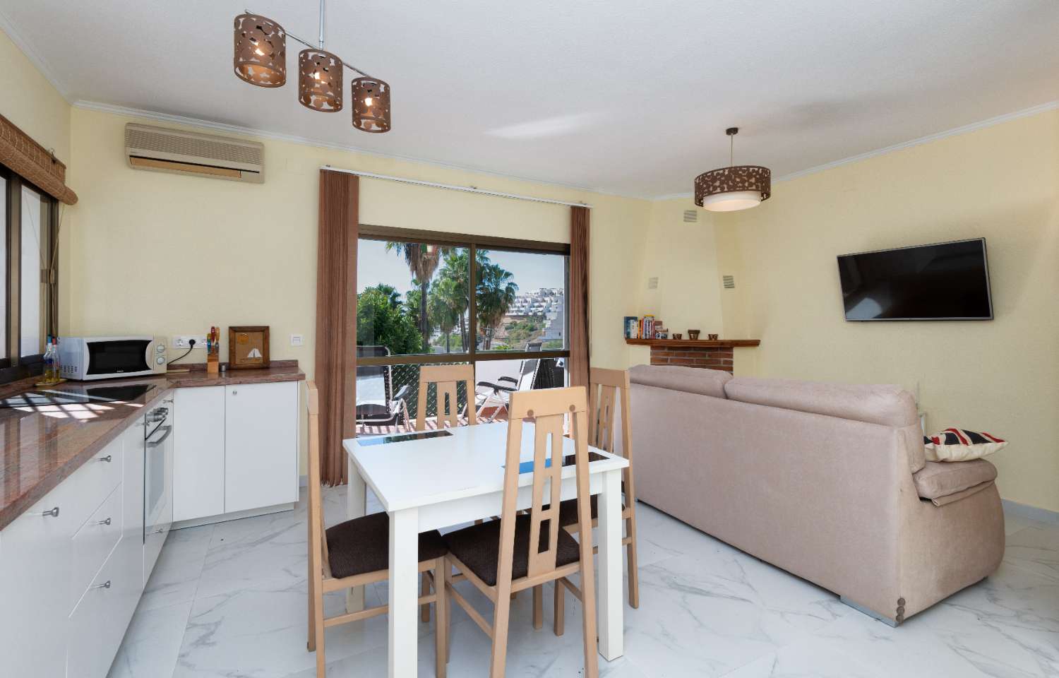 Casa en venta en Naricha, Nerja