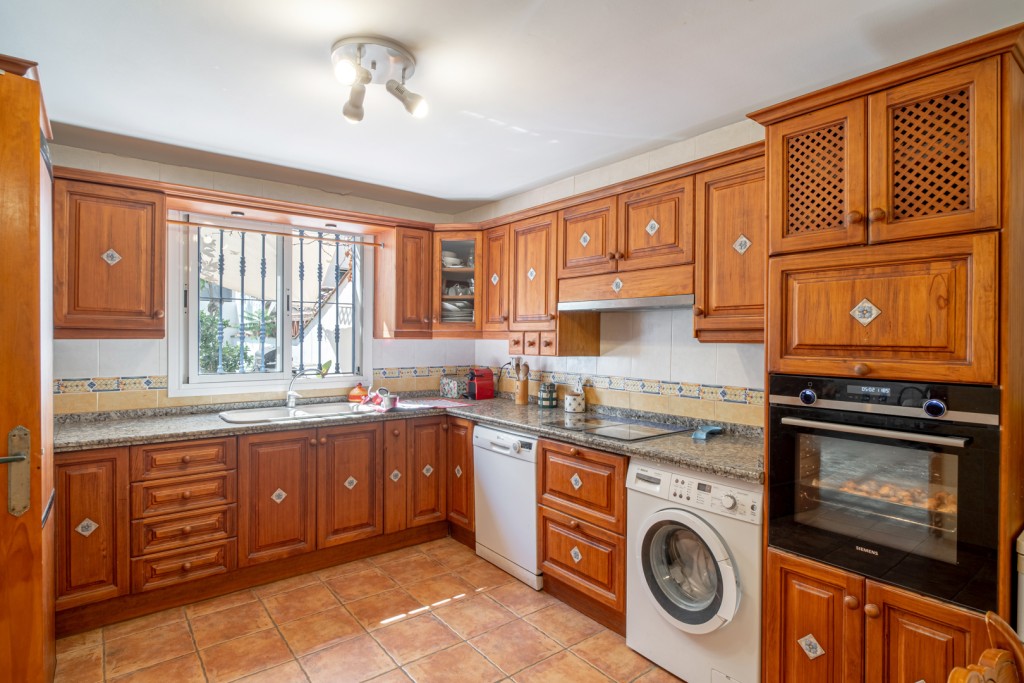 Casa adosada con piscina privada en Nerja