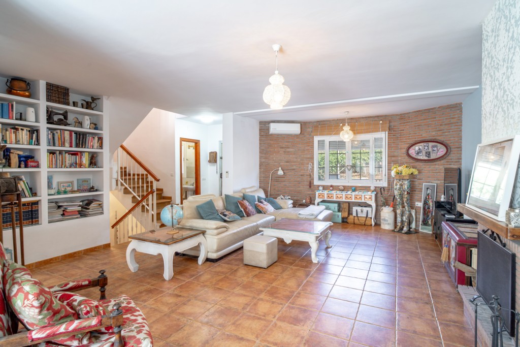 Casa adosada con piscina privada en Nerja