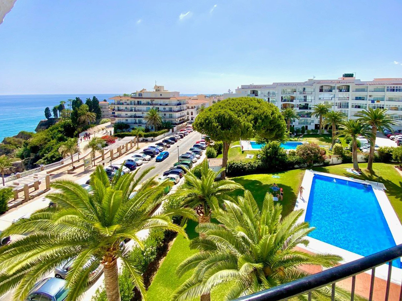 Top floor apartment for sale situated in Verde Mar