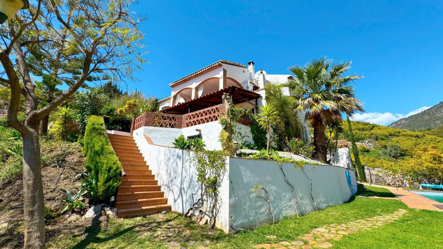 Villa For Sale in Frigilliana