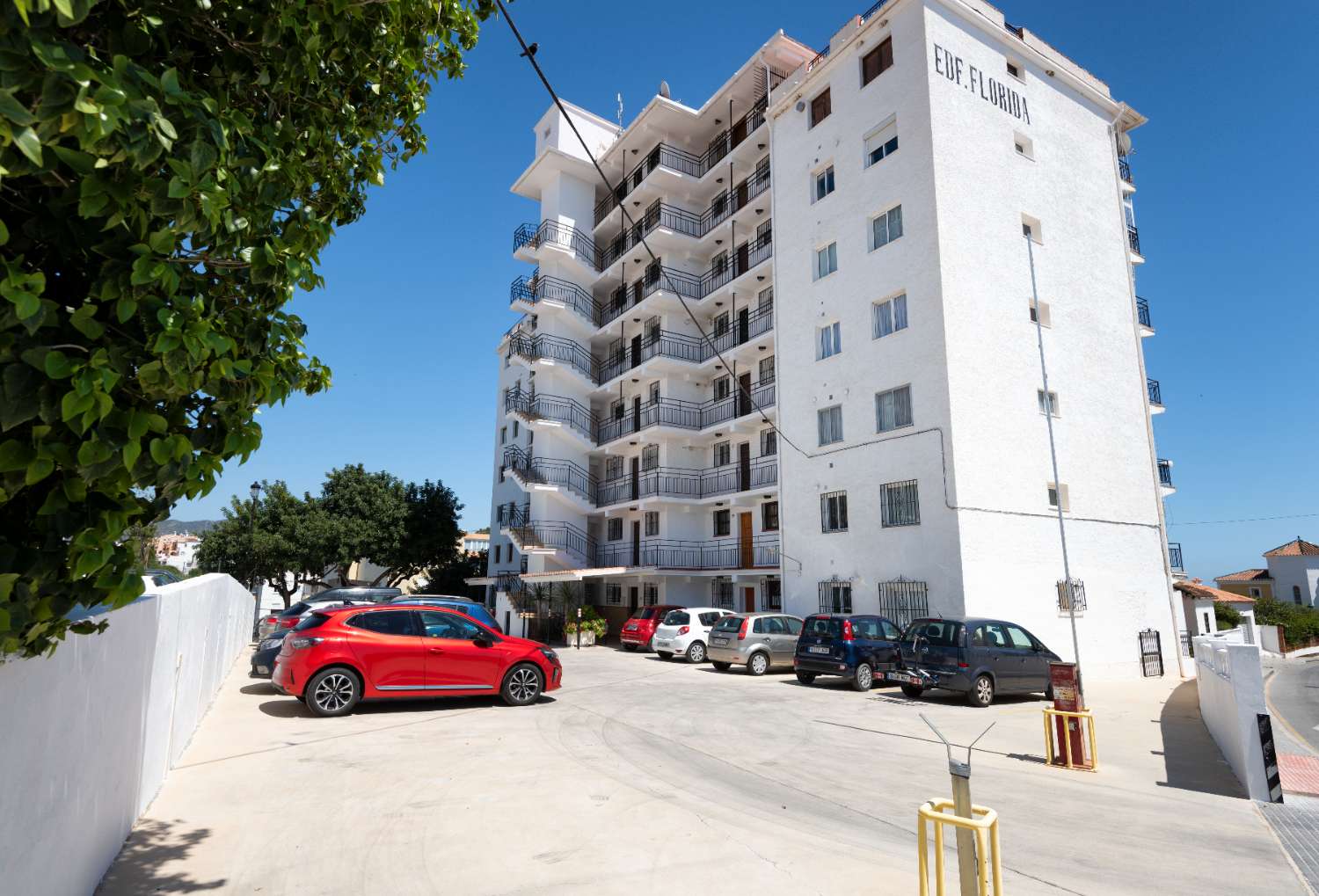Fully refurbished apartment with breath-taking sea views