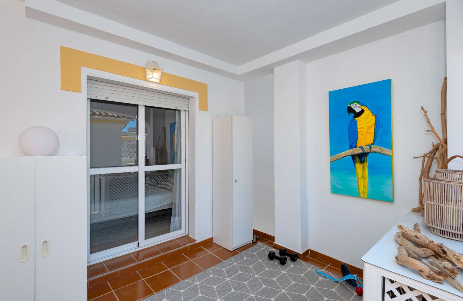 Bright Corner Apartment with Expansive Terrace in Conjunto Valparaíso, Near Burriana Beach