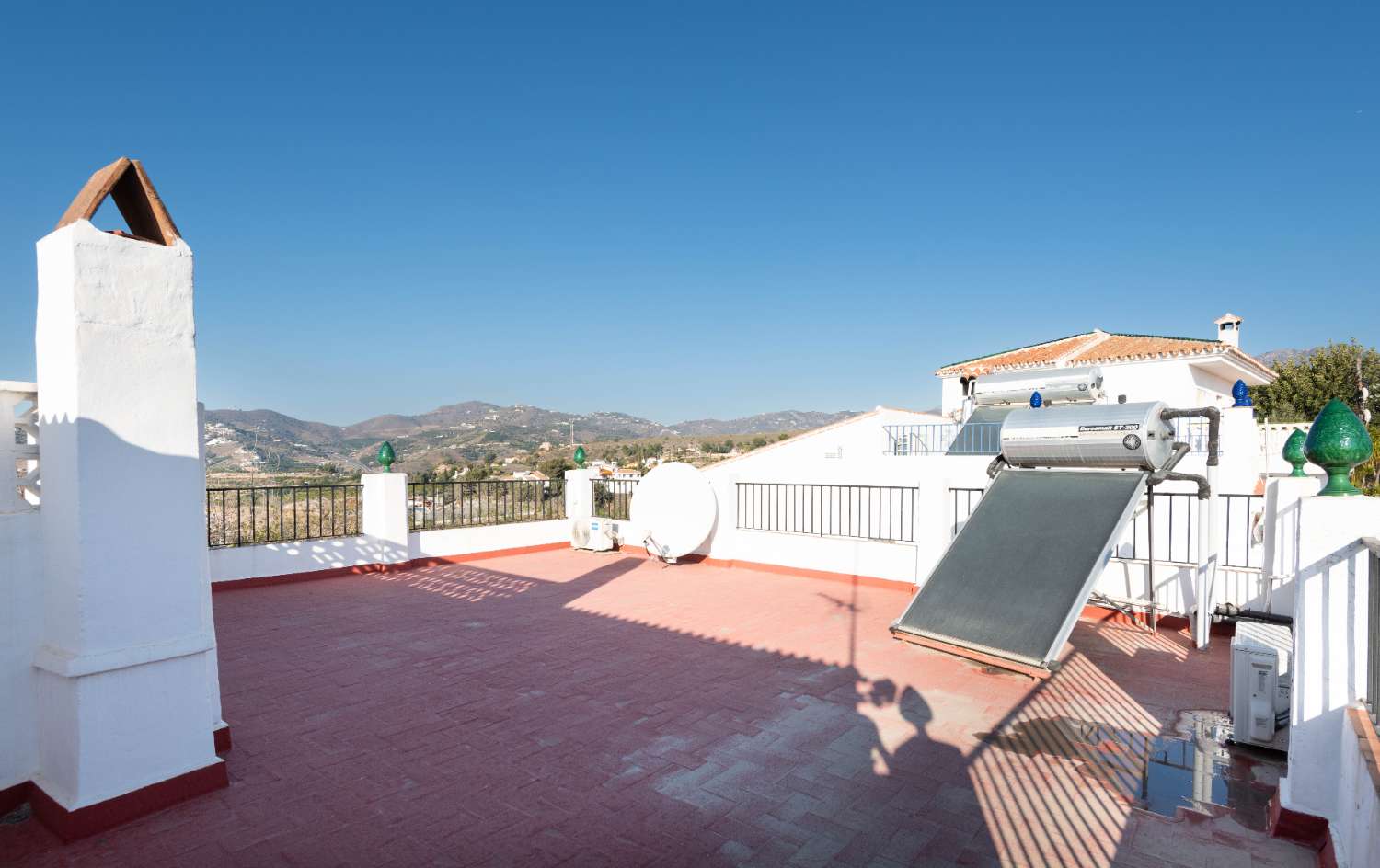 House with private pool for sale in Nerja