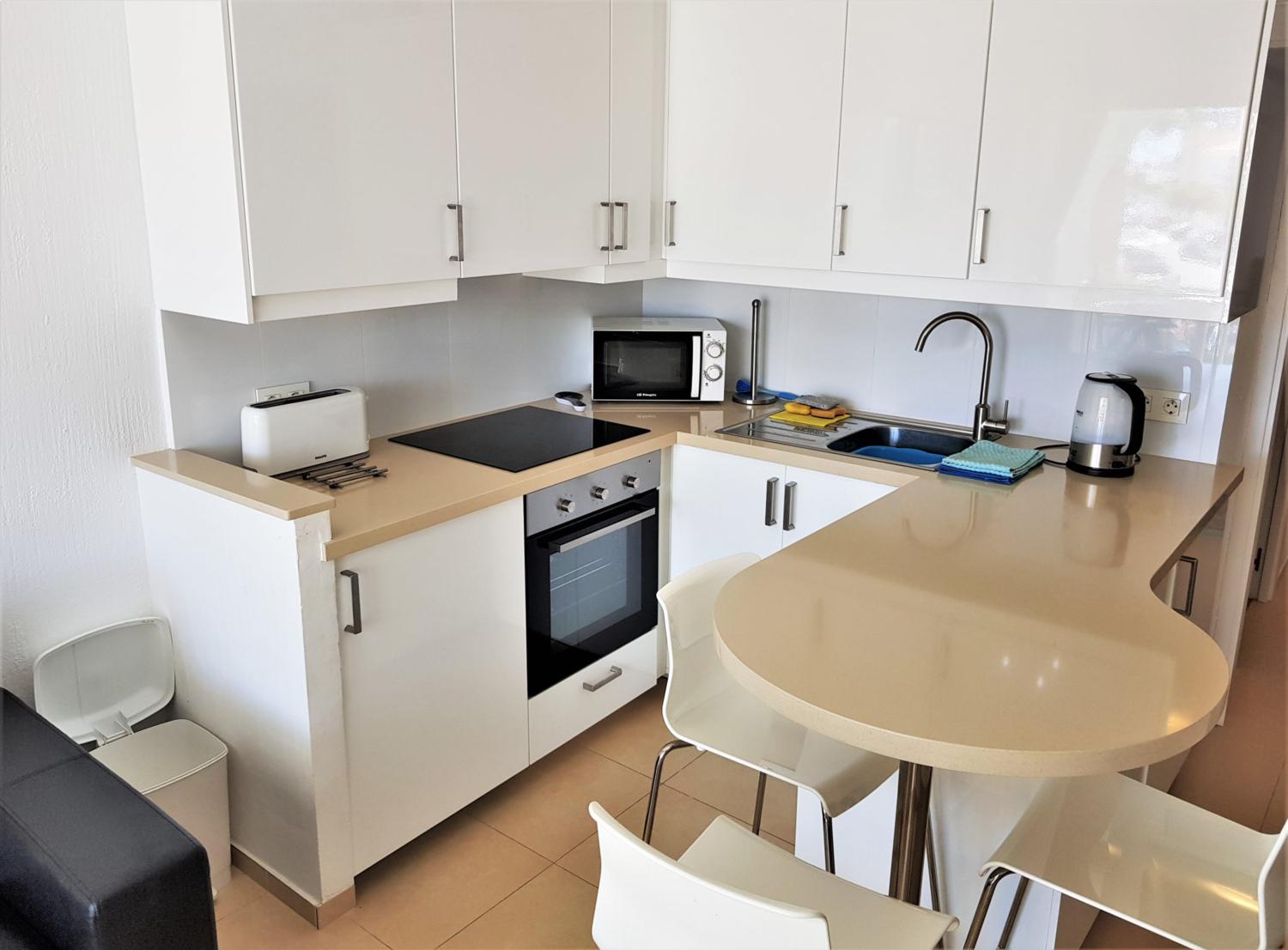 A superb one-bedroom apartment in Edificio Verdemar, one of Nerja’s most sought-after holiday locations.