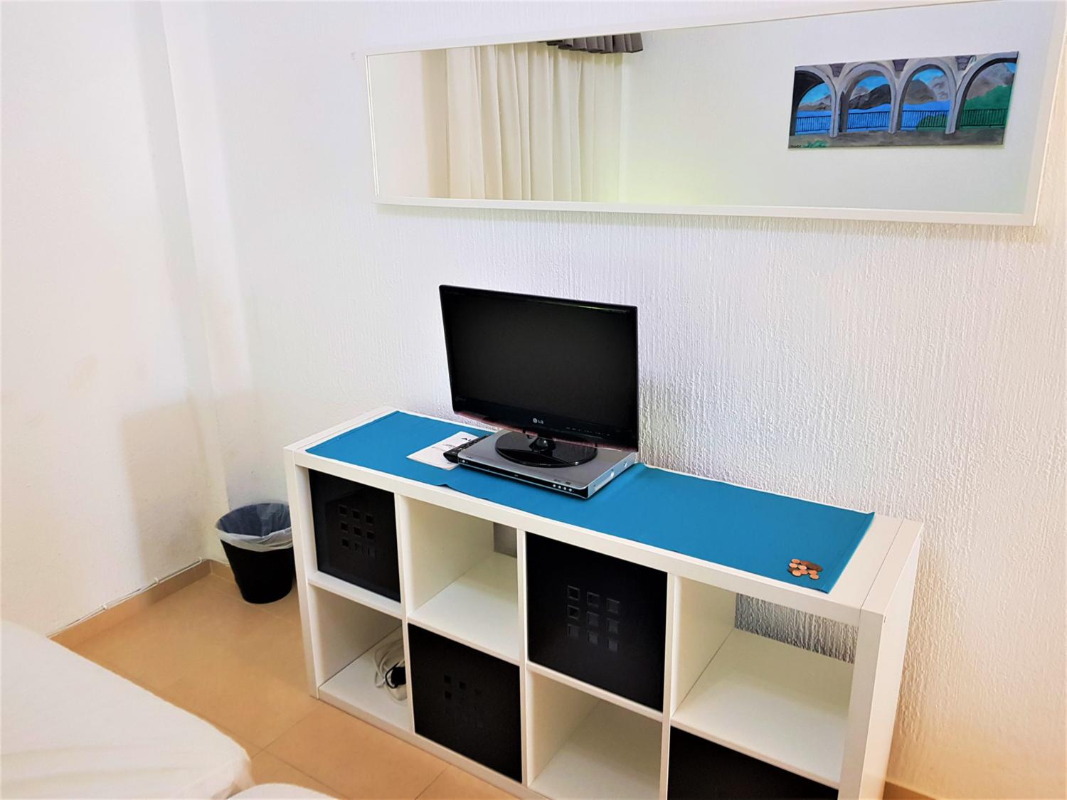 A superb one-bedroom apartment in Edificio Verdemar, one of Nerja’s most sought-after holiday locations.