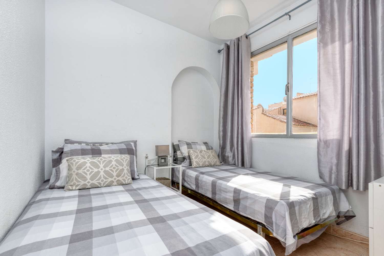 Apartment for sale in Edificio Bahia, next to the Hotel Parador in Nerja