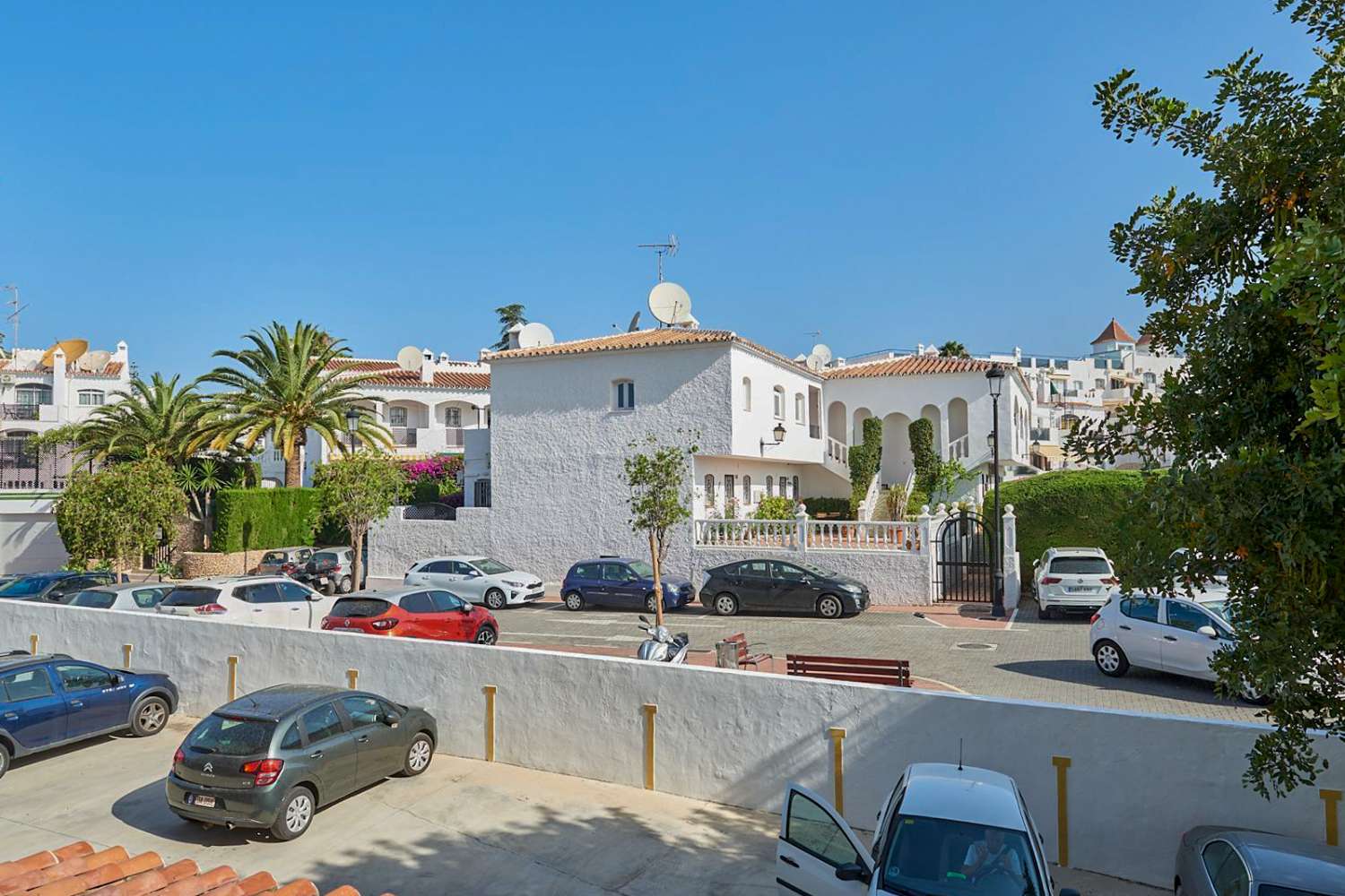 Apartment for sale with nice sea views