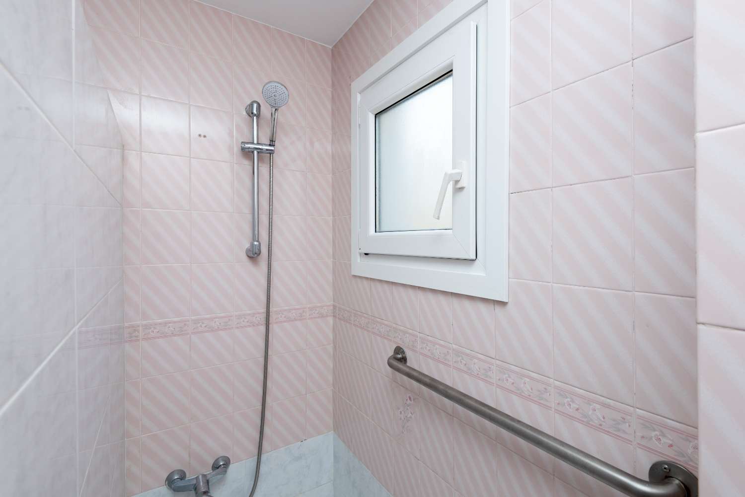 Ruim en licht appartement in het centrum van Nerja – 2 slaapkamers en een eigen balkon
