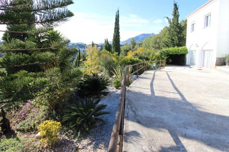 Unique opportunity to purchase a fabulous villa with stunning views
