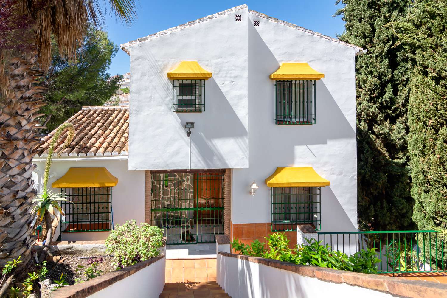Spacious 5-Bedroom Villa with Pool and Dual Living Spaces in Nerja