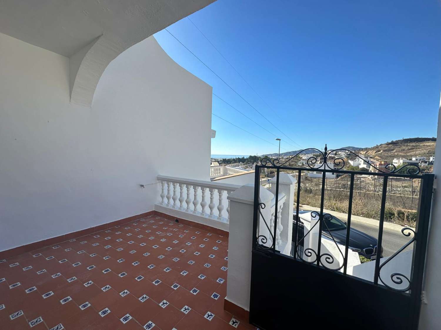 Stylish Renovated Townhouse with Terraces, Roof terrace & Garage in Los Olivos (Fuente del Baden area – Nerja)