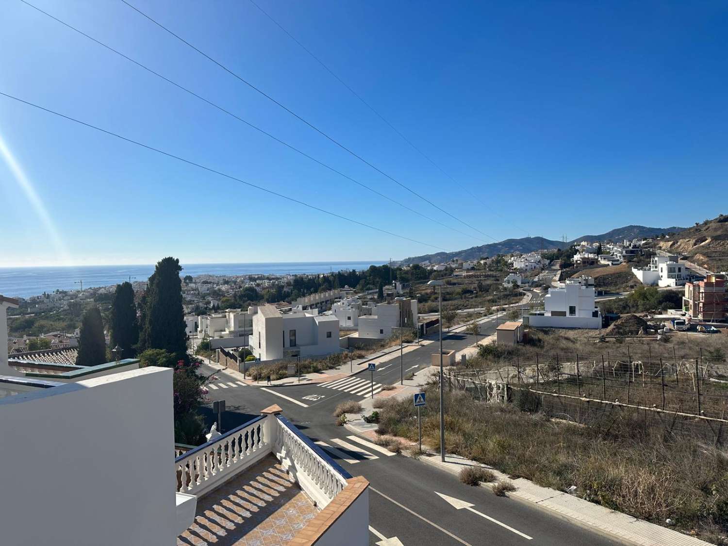 Stylish Renovated Townhouse with Terraces, Roof terrace & Garage in Los Olivos (Fuente del Baden area – Nerja)