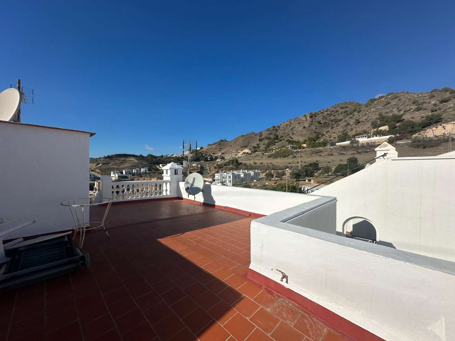 Stylish Renovated Townhouse with Terraces, Roof terrace & Garage in Los Olivos (Fuente del Baden area – Nerja)