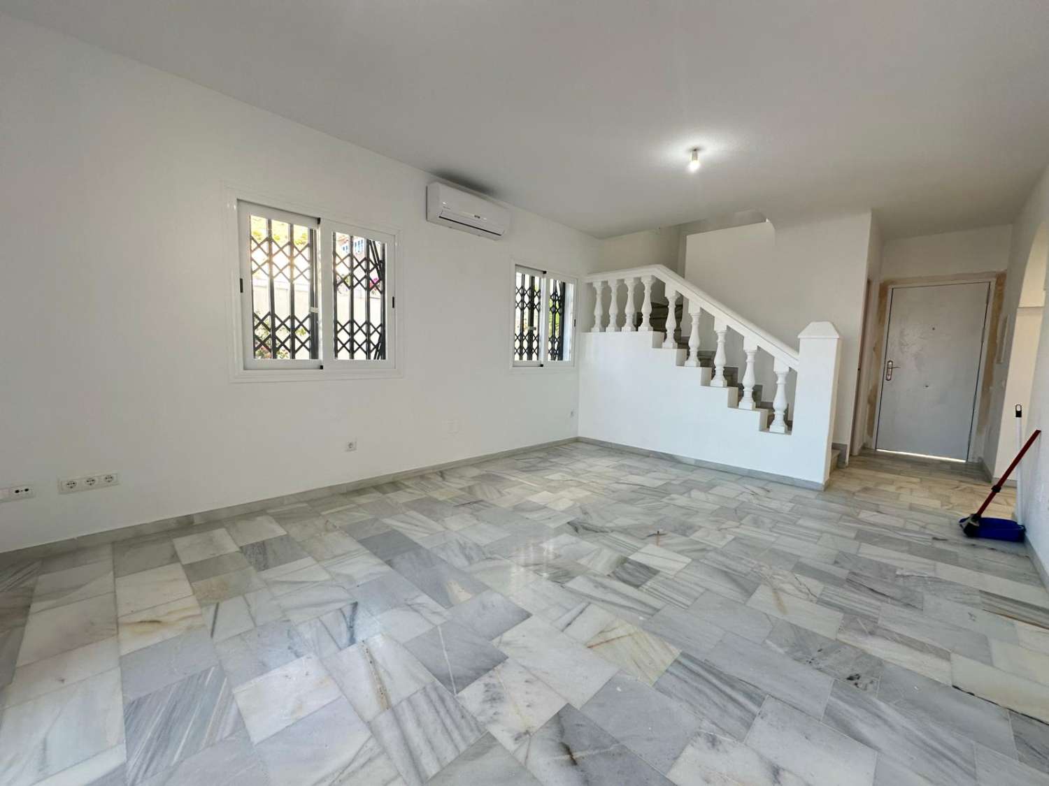 Stylish Renovated Townhouse with Terraces, Roof terrace & Garage in Los Olivos (Fuente del Baden area – Nerja)