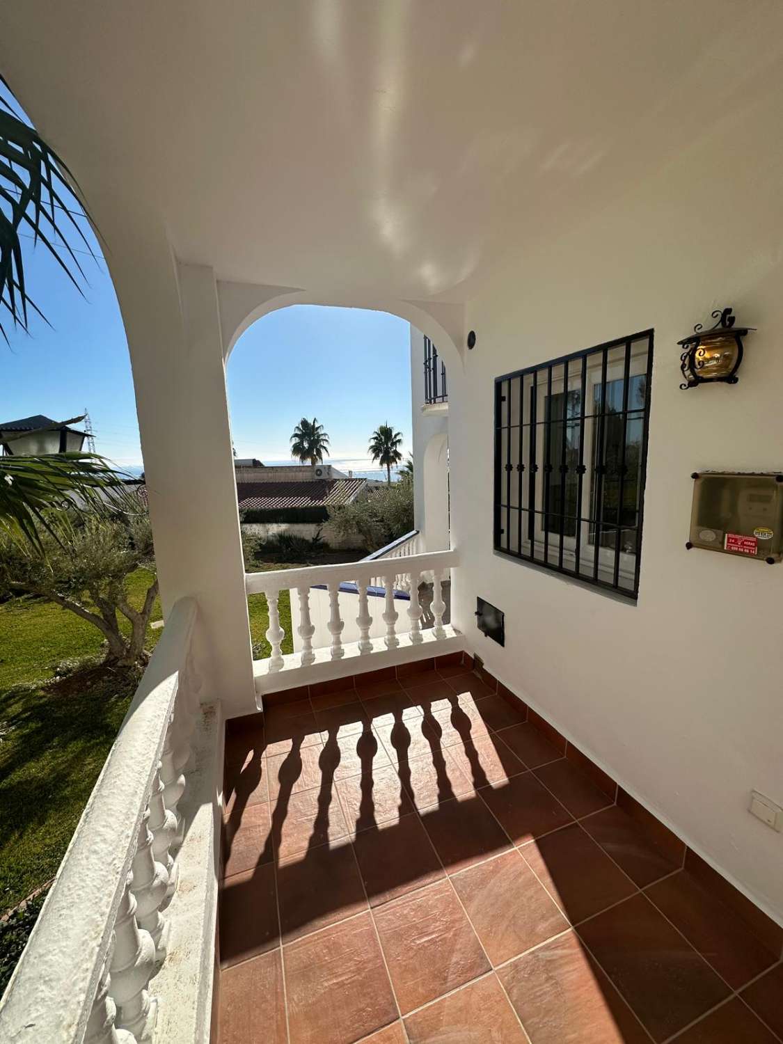 Stylish Renovated Townhouse with Terraces, Roof terrace & Garage in Los Olivos (Fuente del Baden area – Nerja)