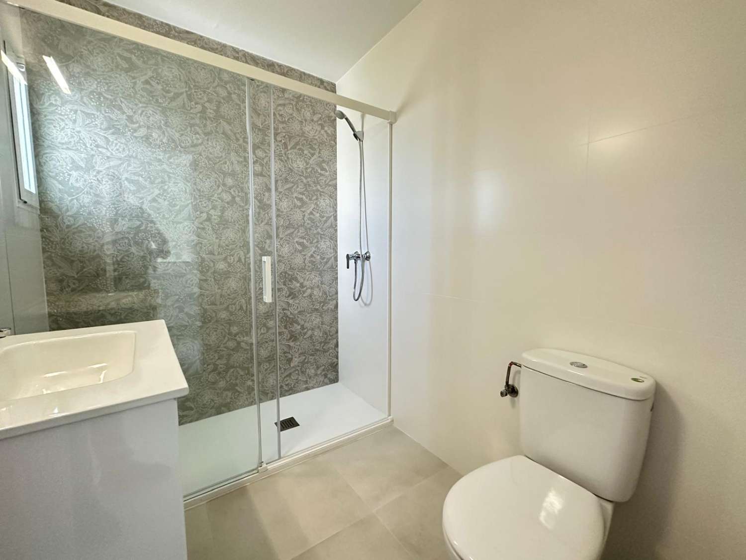 Stylish Renovated Townhouse with Terraces, Roof terrace & Garage in Los Olivos (Fuente del Baden area – Nerja)