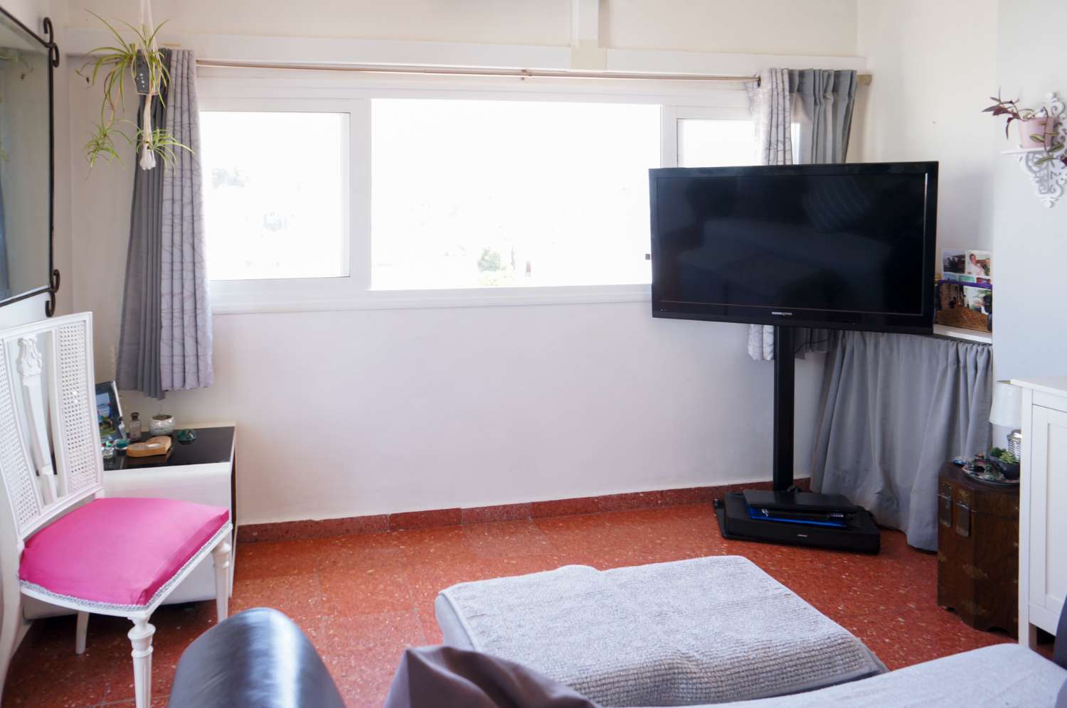 Partly Refurbished One-Bedroom Apartment with Sea and Mountain Views
