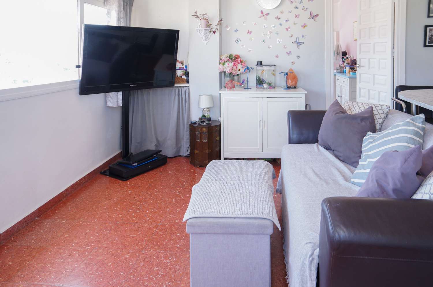 Partly Refurbished One-Bedroom Apartment with Sea and Mountain Views