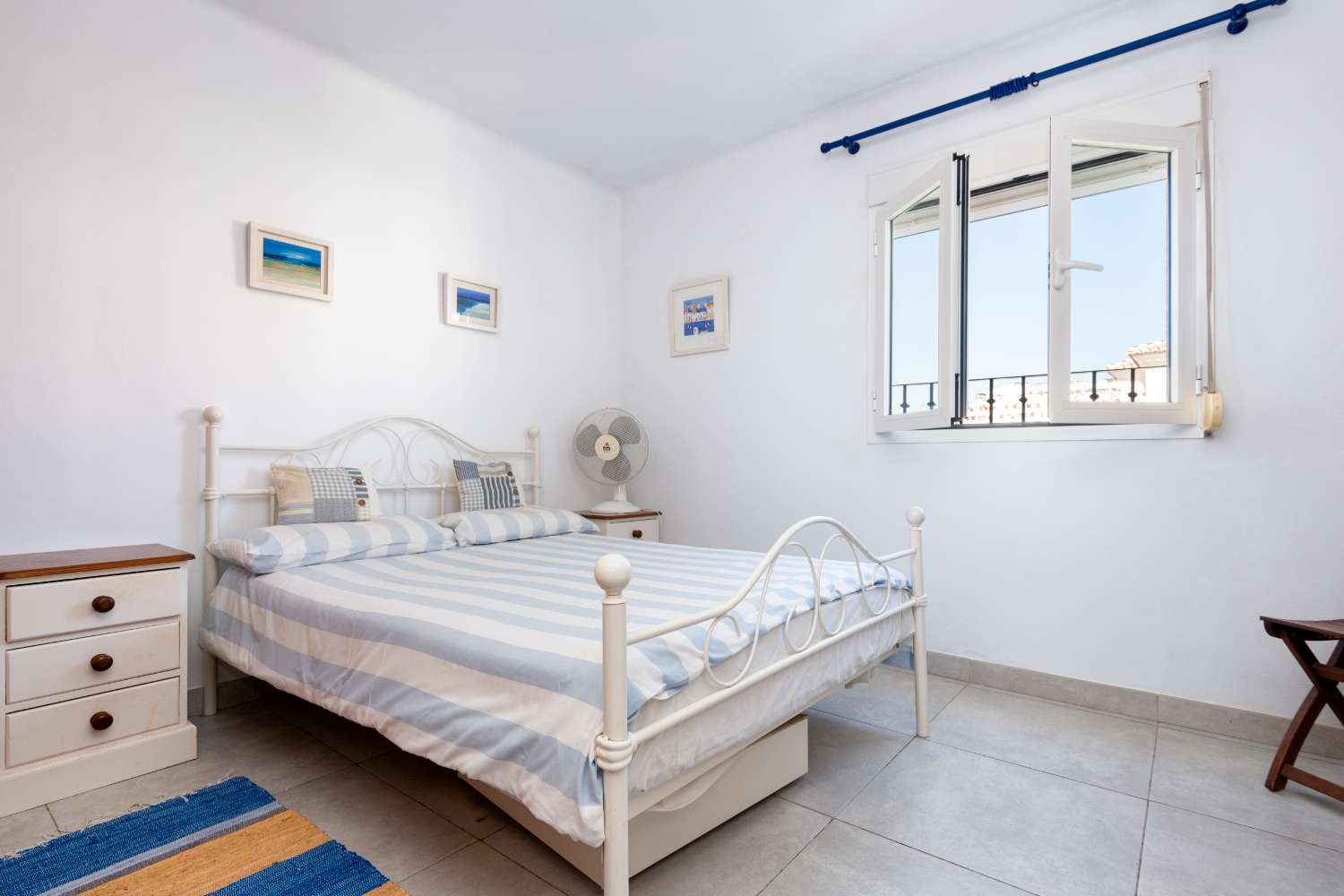 Appartement d'angle de deux chambres avec vue sur la mer à Paco Romo, Nerja
