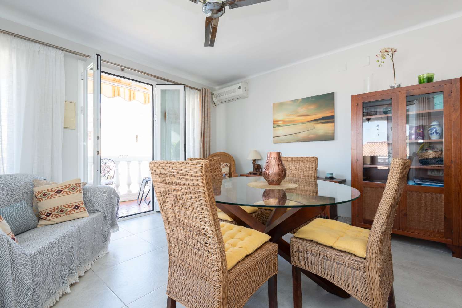 Appartement d'angle de deux chambres avec vue sur la mer à Paco Romo, Nerja