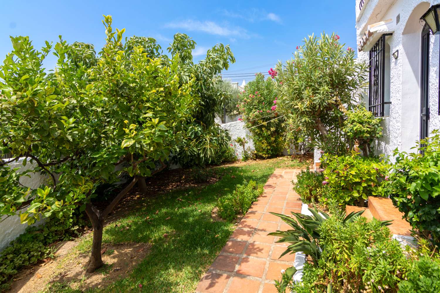 Detached Villa with Sea Views in Capistrano Village, Nerja