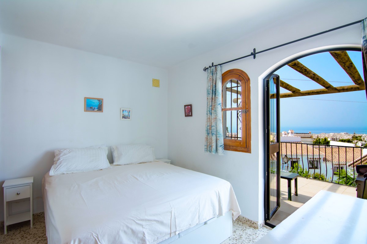 Detached Villa with Sea Views in Capistrano Village, Nerja