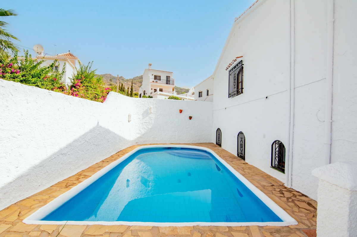Detached Villa with Sea Views in Capistrano Village, Nerja