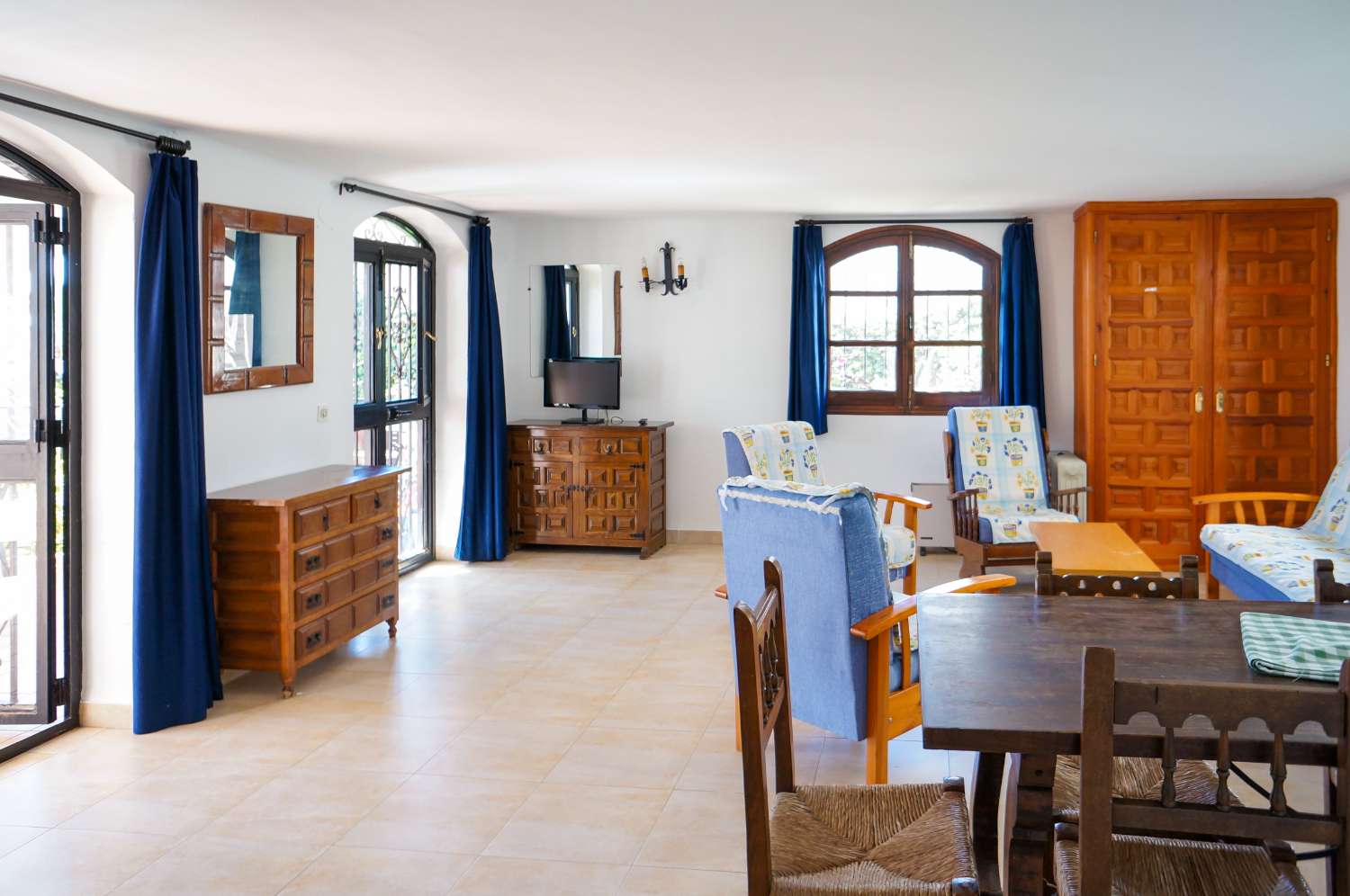 Spacious detached villa in the sought-after Capistrano Village, with the potential for two separate living spaces
